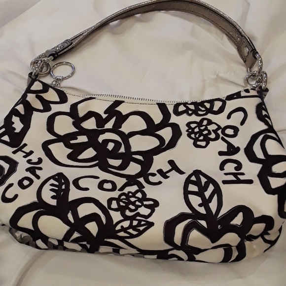 Coach clutch NWOT - Picture 2 of 8